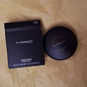 MAC Bronzing Powder